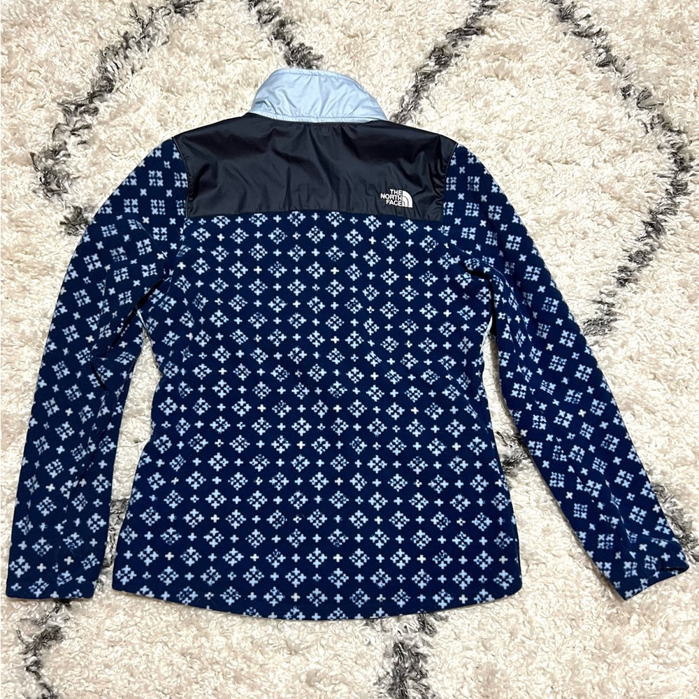 North Face Pullover - Picture 4 of 5